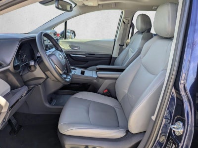 2023 Toyota Sienna XLE FWD 8-Passenger (Natl)