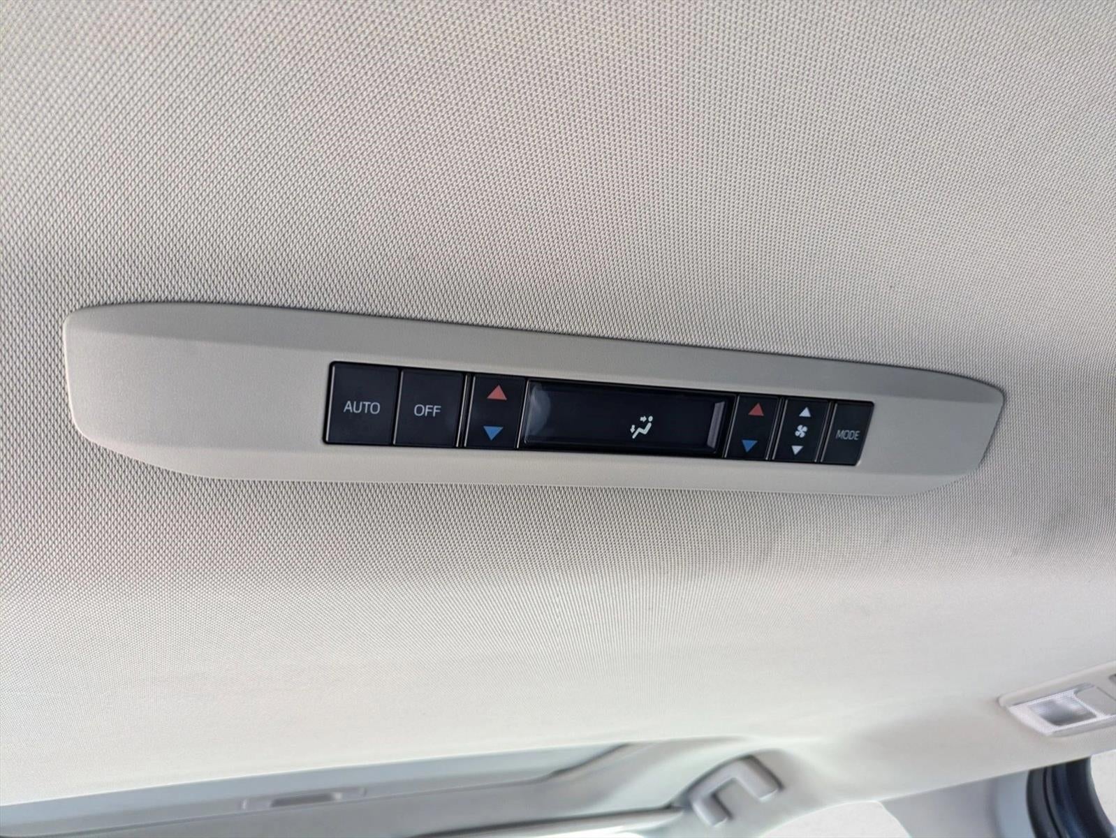 2023 Toyota Sienna XLE FWD 8-Passenger (Natl)