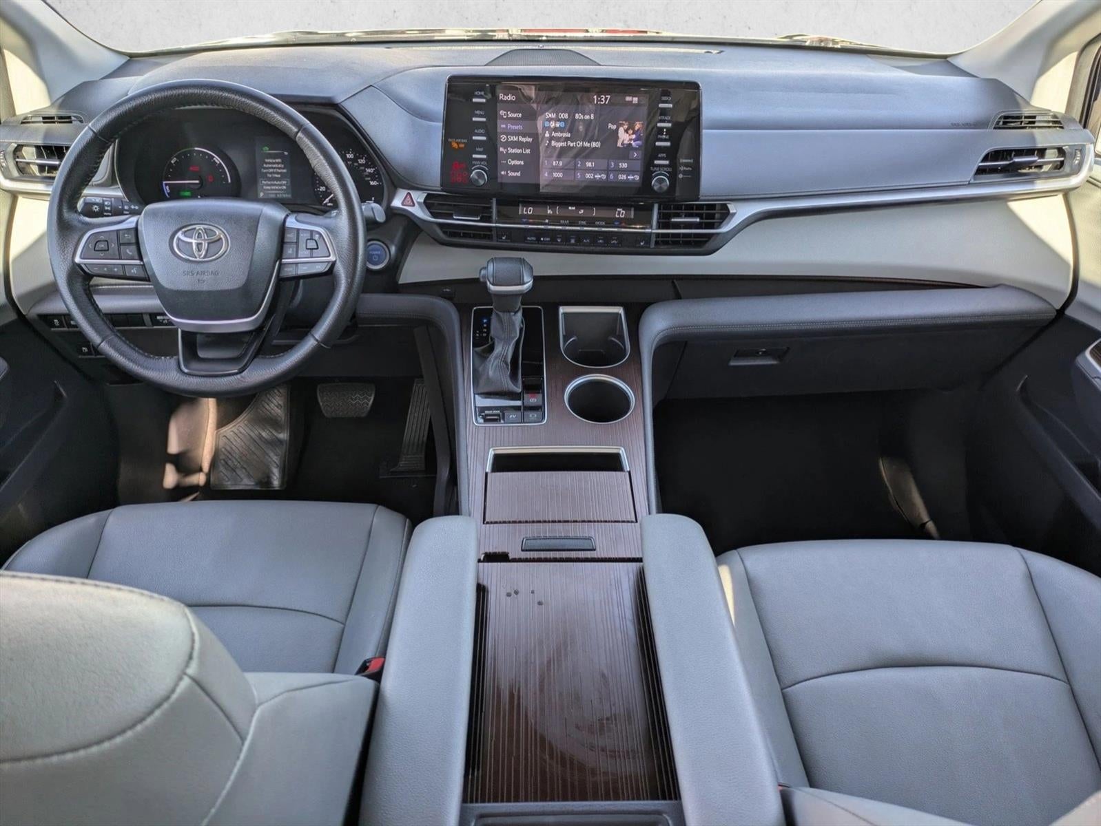 2023 Toyota Sienna XLE FWD 8-Passenger (Natl)