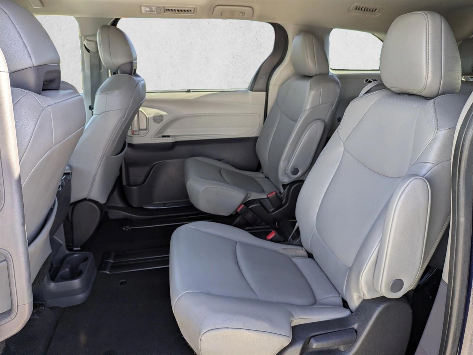 2023 Toyota Sienna XLE FWD 8-Passenger (Natl)