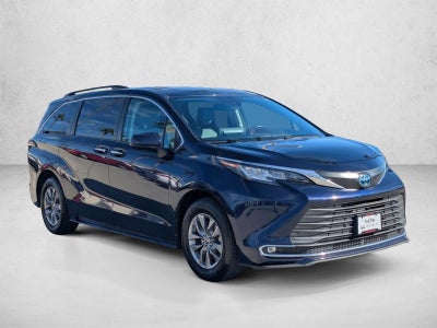 2023 Toyota Sienna XLE FWD 8-Passenger (Natl)