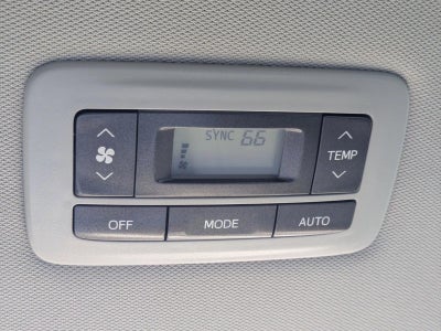 2017 Toyota Sienna XLE FWD 8-Passenger (Natl)