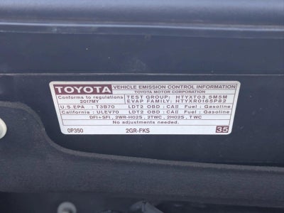 2017 Toyota Sienna XLE FWD 8-Passenger (Natl)