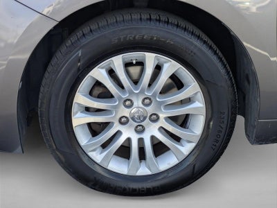 2017 Toyota Sienna XLE FWD 8-Passenger (Natl)