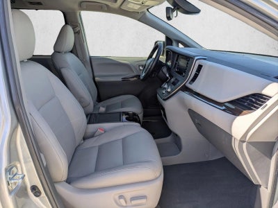 2019 Toyota Sienna XLE FWD 8-Passenger (Natl)