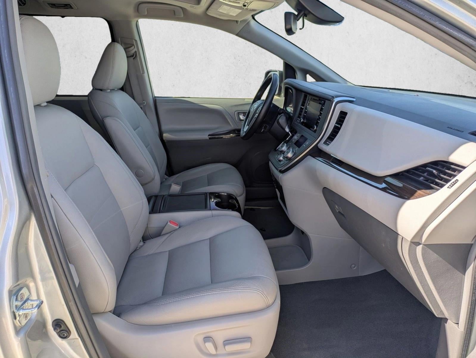 2019 Toyota Sienna XLE FWD 8-Passenger (Natl)