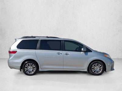 2019 Toyota Sienna XLE FWD 8-Passenger (Natl)