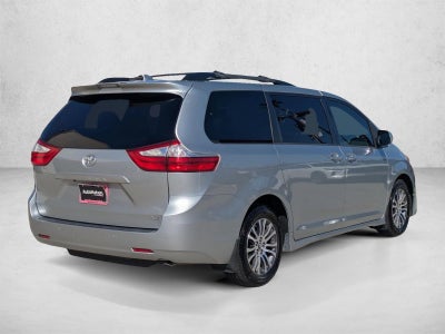 2019 Toyota Sienna XLE FWD 8-Passenger (Natl)