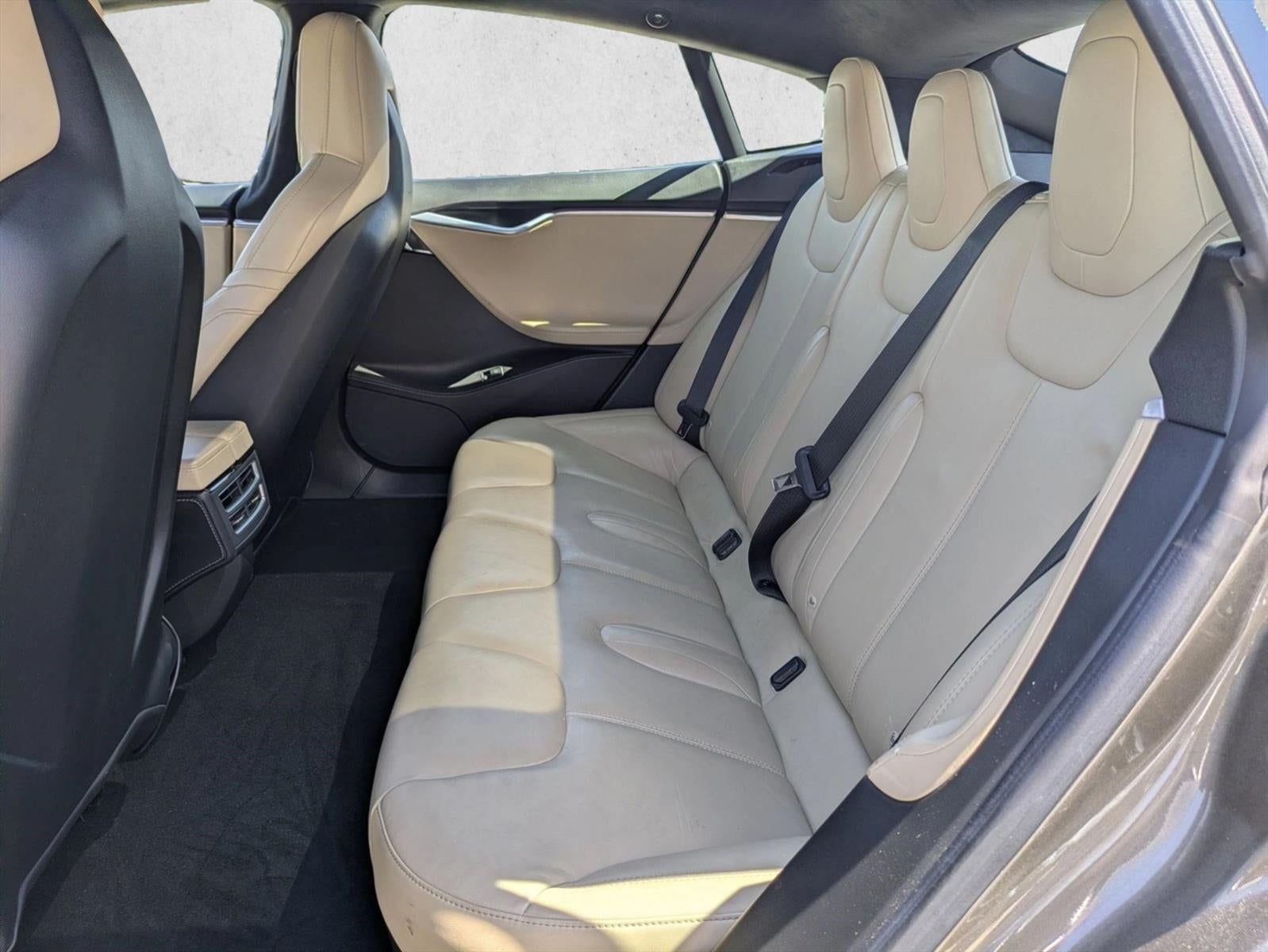 2015 Tesla Model S 4dr Sdn RWD 85 kWh Battery