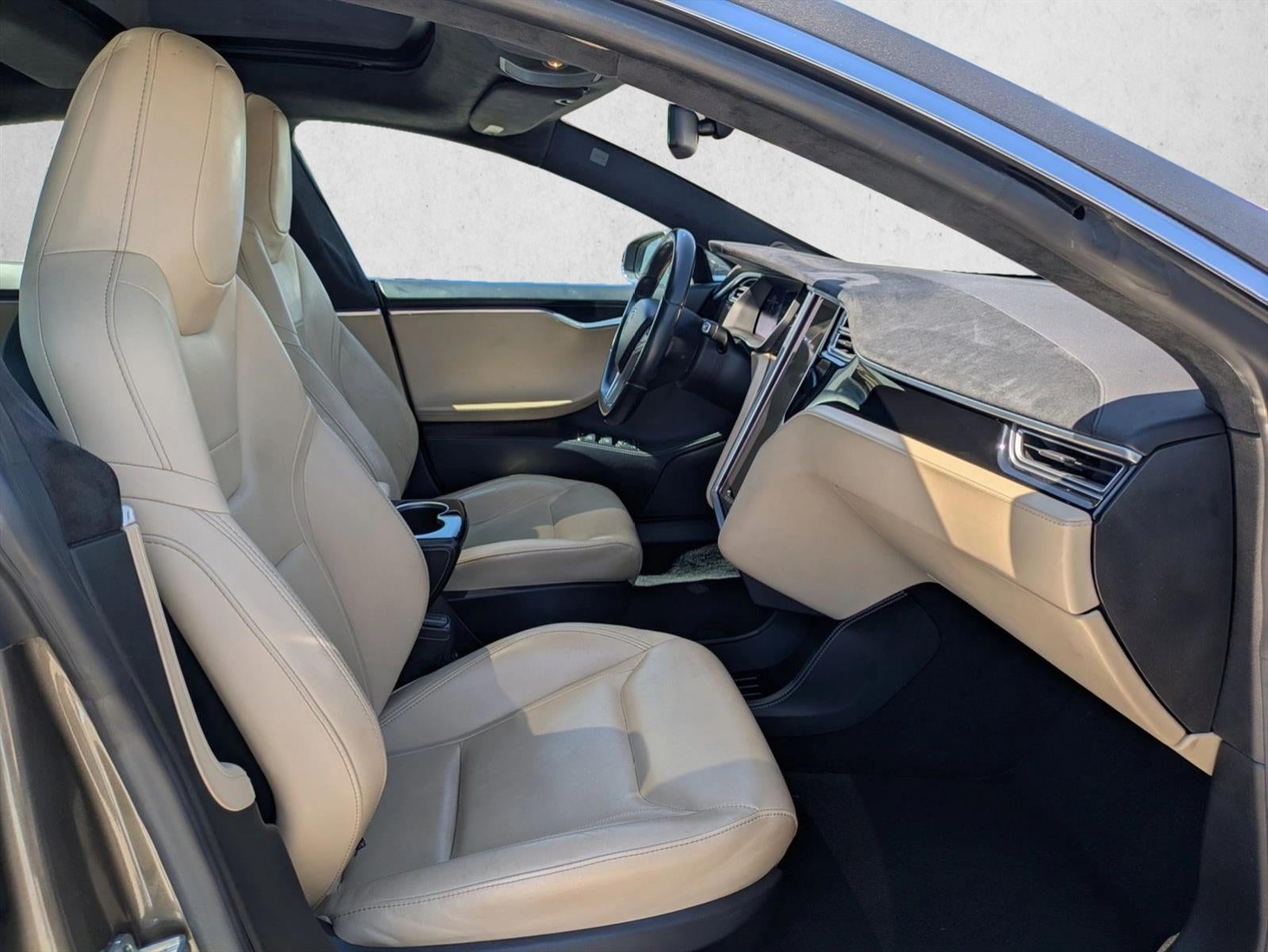 2015 Tesla Model S 4dr Sdn RWD 85 kWh Battery