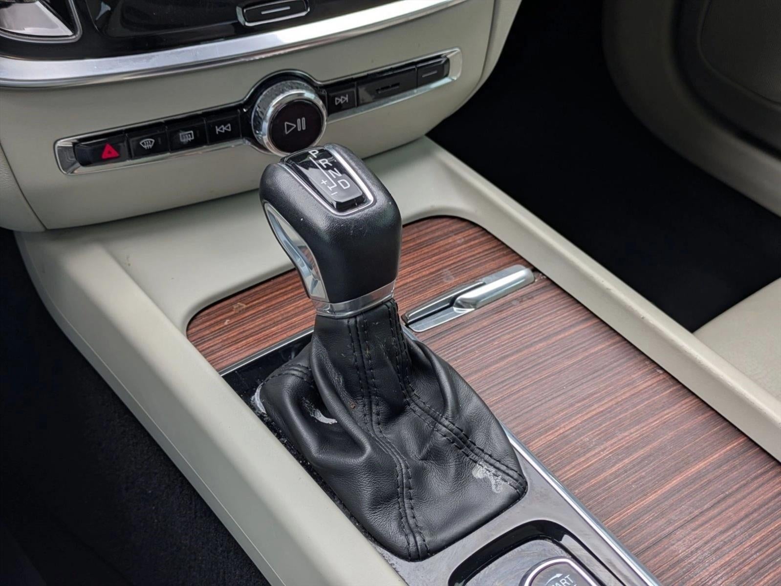 2021 Volvo S60 T5 FWD Momentum
