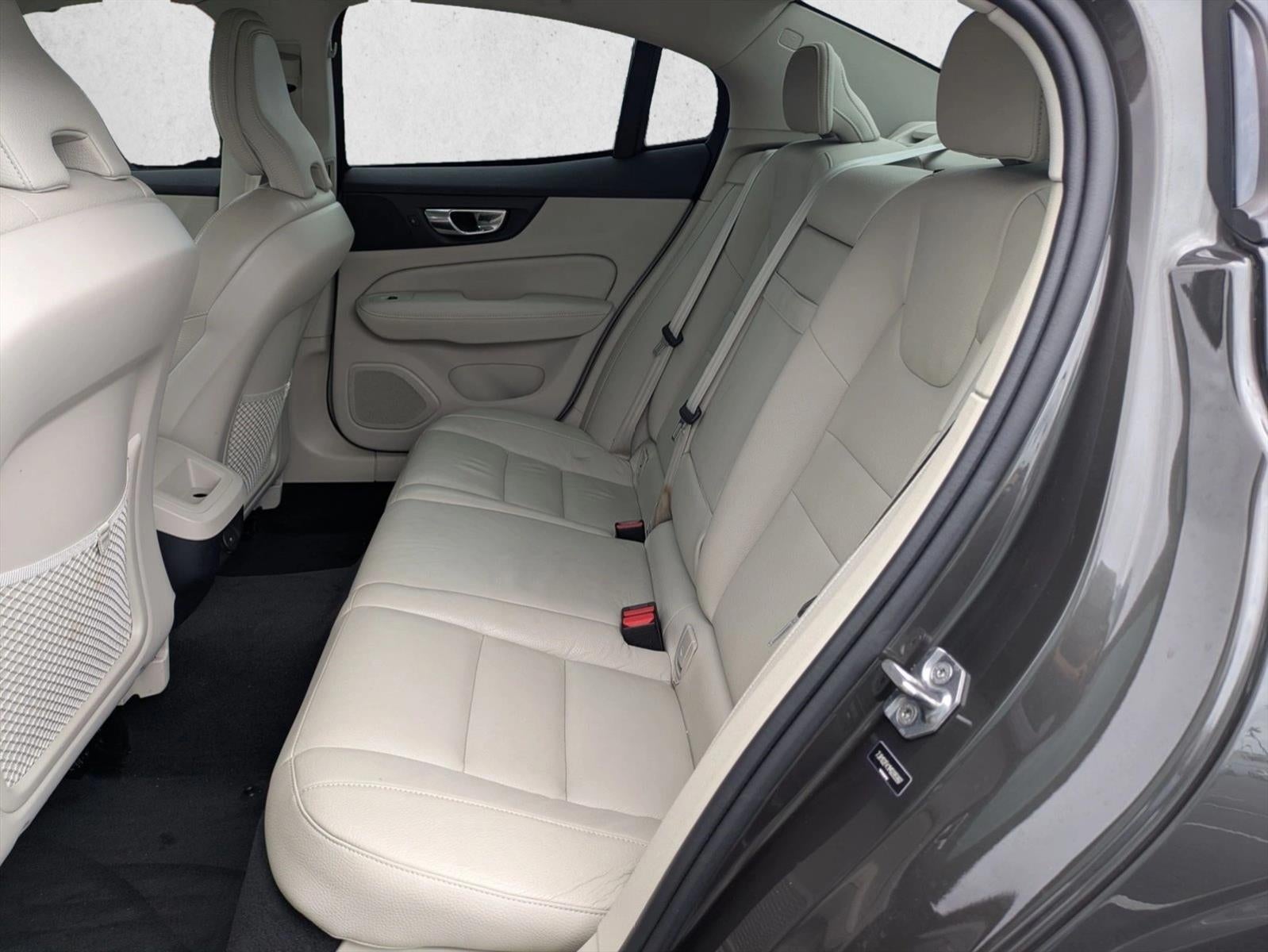 2021 Volvo S60 T5 FWD Momentum