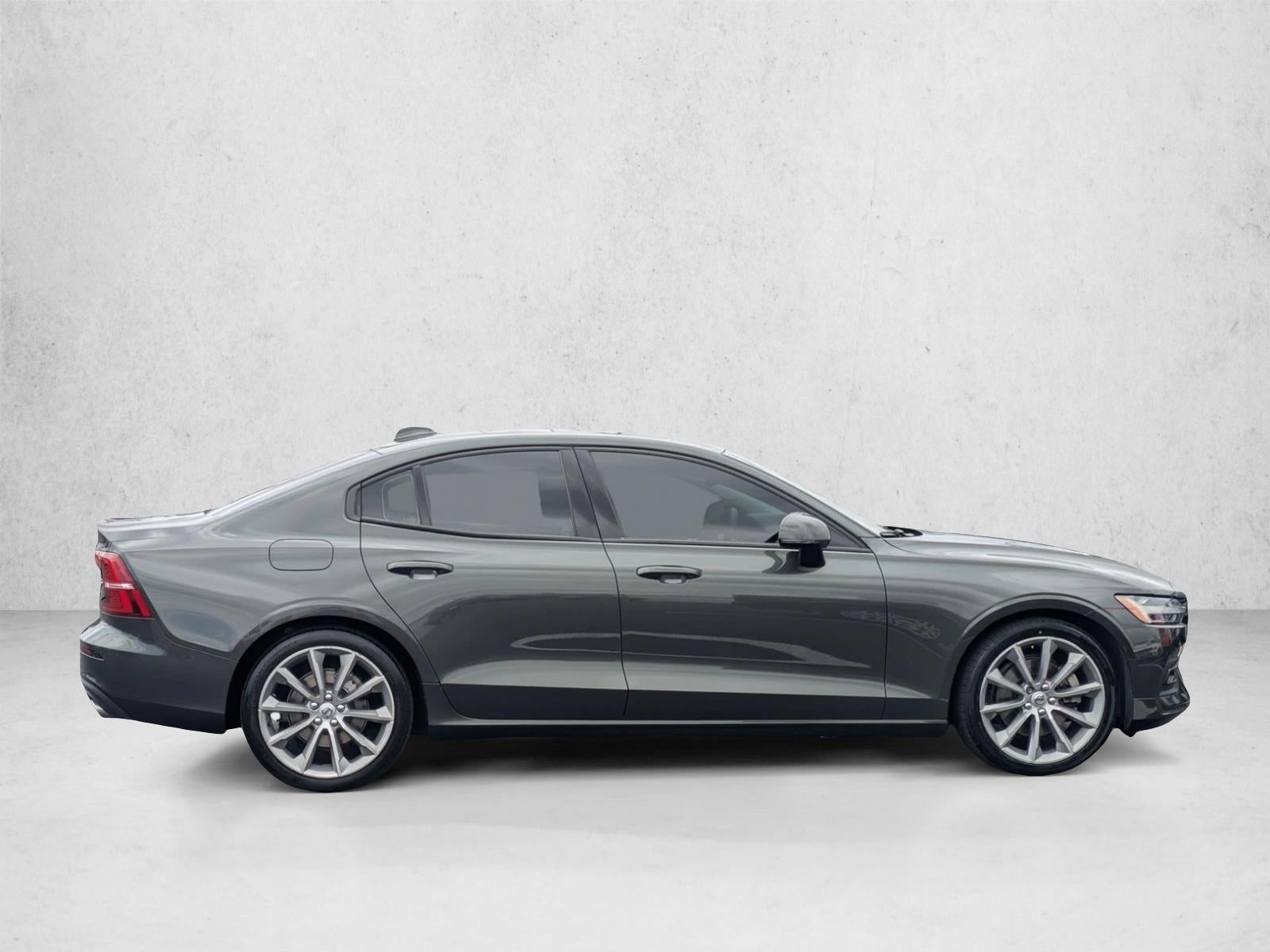 2021 Volvo S60 T5 FWD Momentum