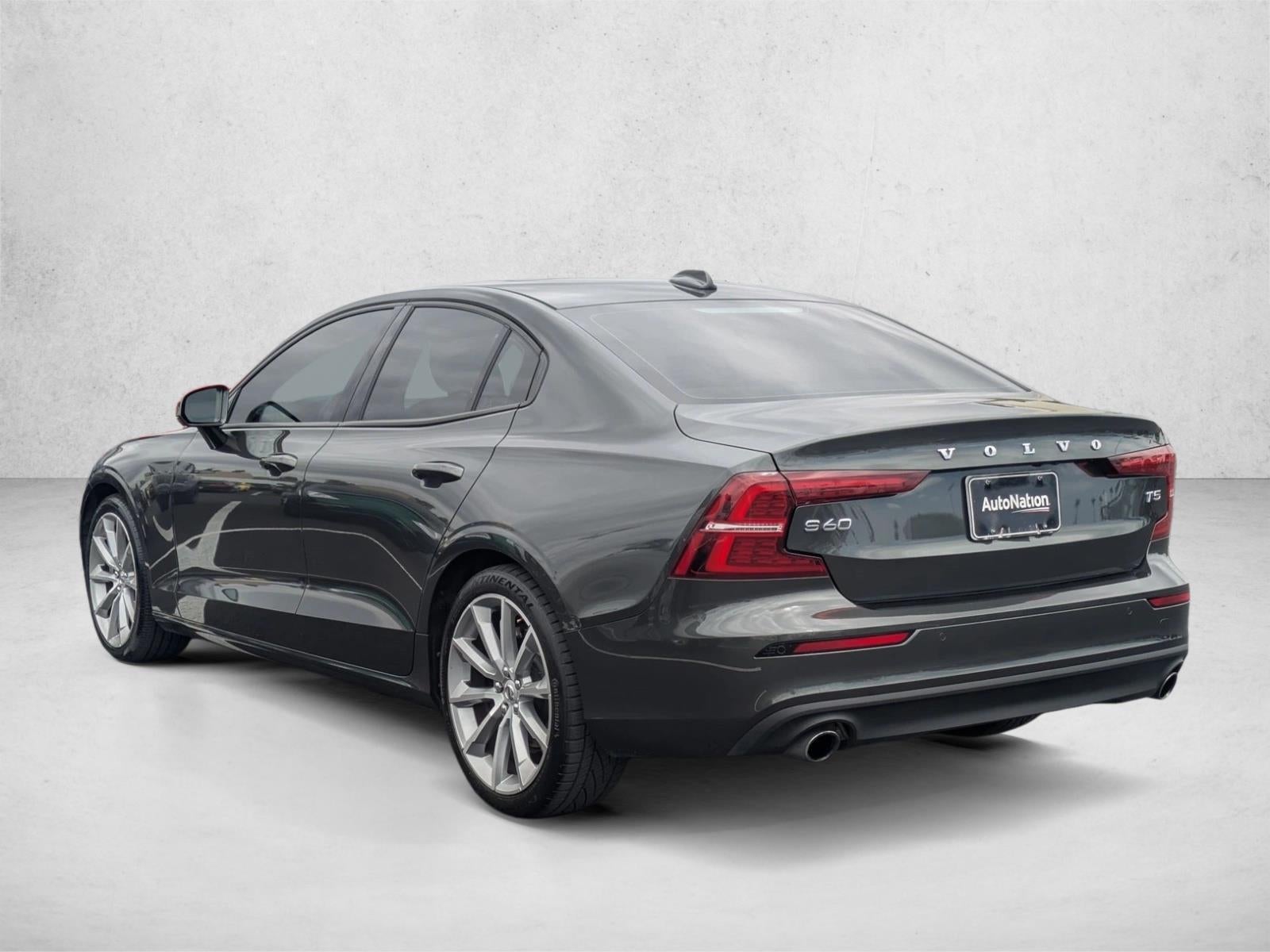 2021 Volvo S60 T5 FWD Momentum
