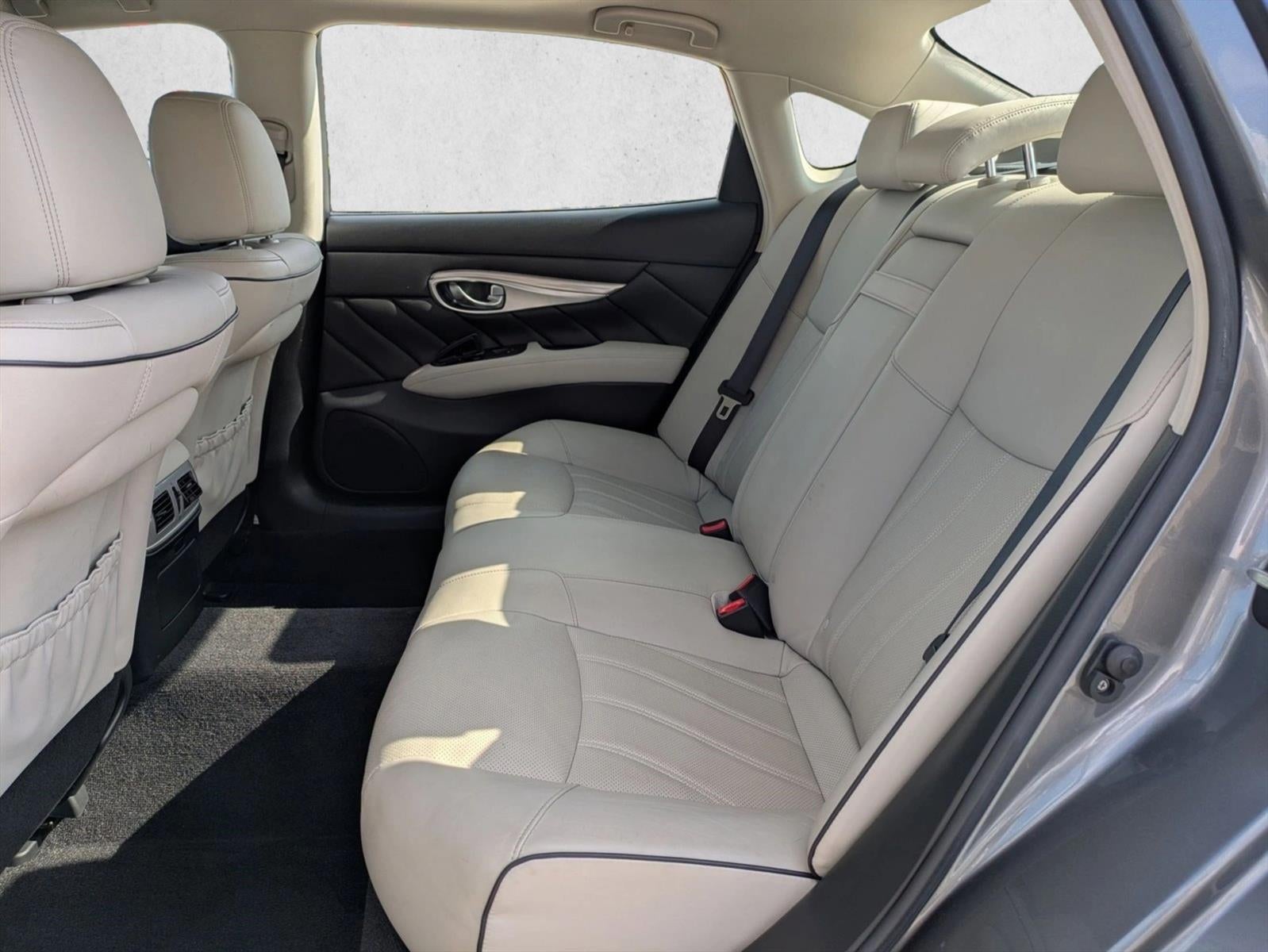 2018 INFINITI Q70L 3.7 LUXE RWD