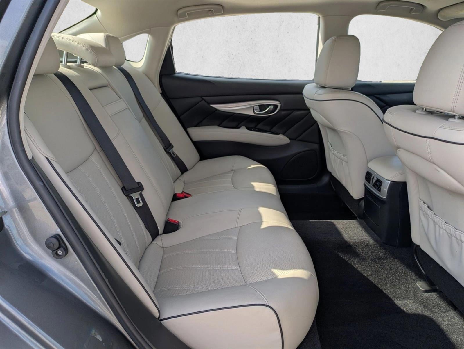 2018 INFINITI Q70L 3.7 LUXE RWD