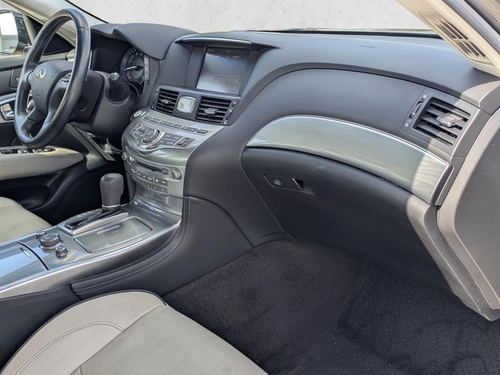 2018 INFINITI Q70L 3.7 LUXE RWD