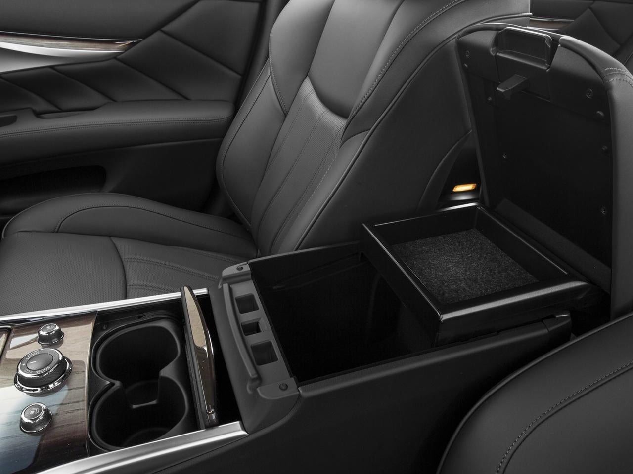 2018 INFINITI Q70L 3.7 LUXE RWD