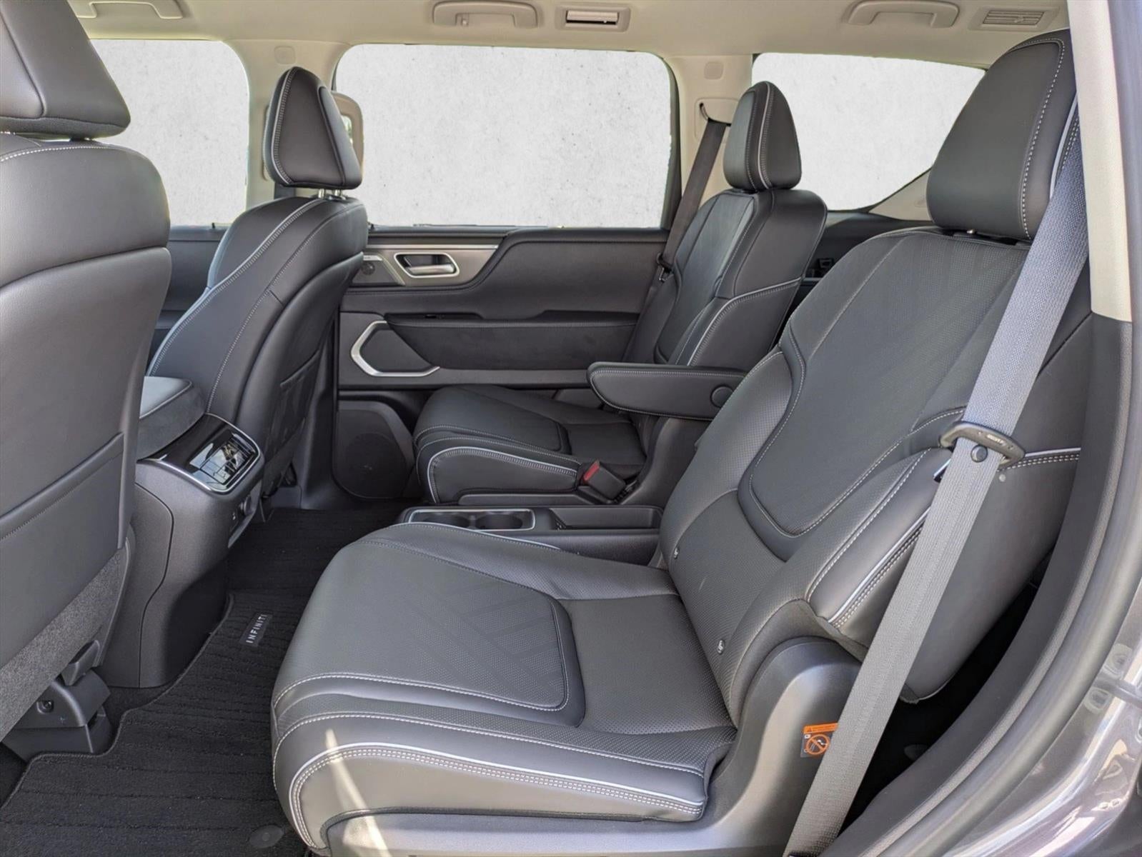 2026 INFINITI QX80 LUXE AWD