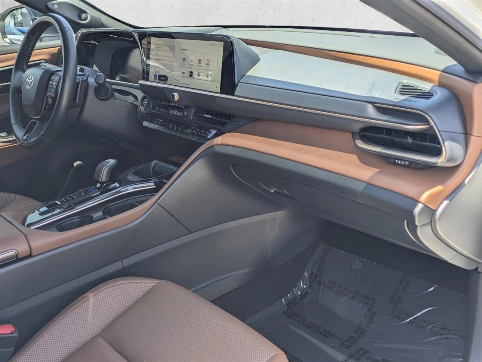 2025 Toyota Crown Signia Limited AWD (Natl)