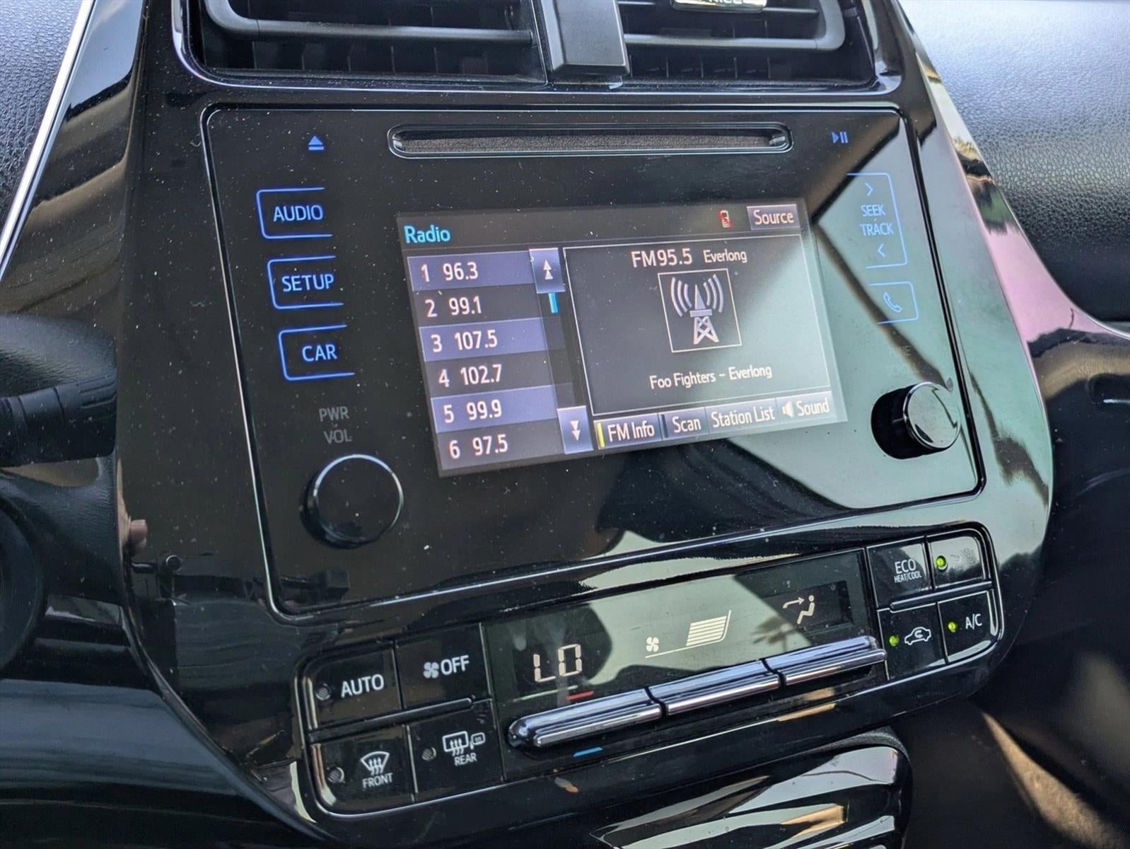 2019 Toyota Prius LE (Natl)