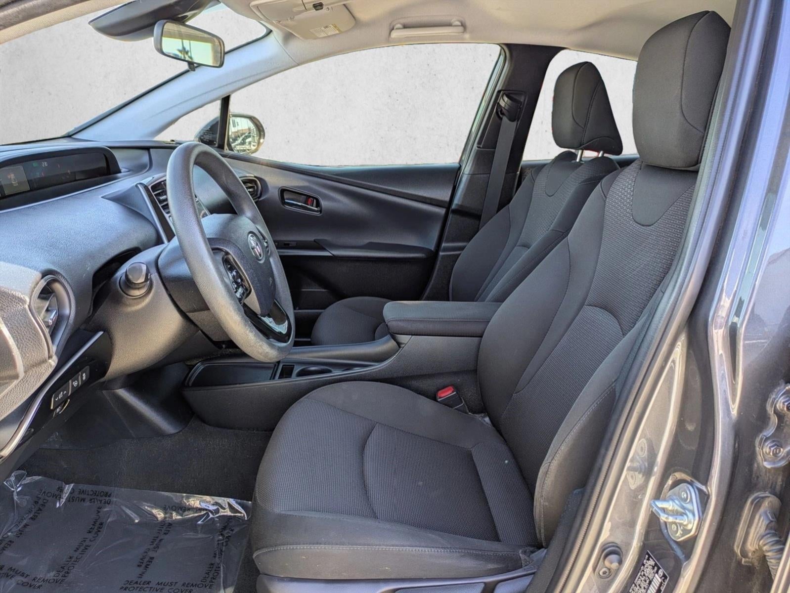 2019 Toyota Prius LE (Natl)