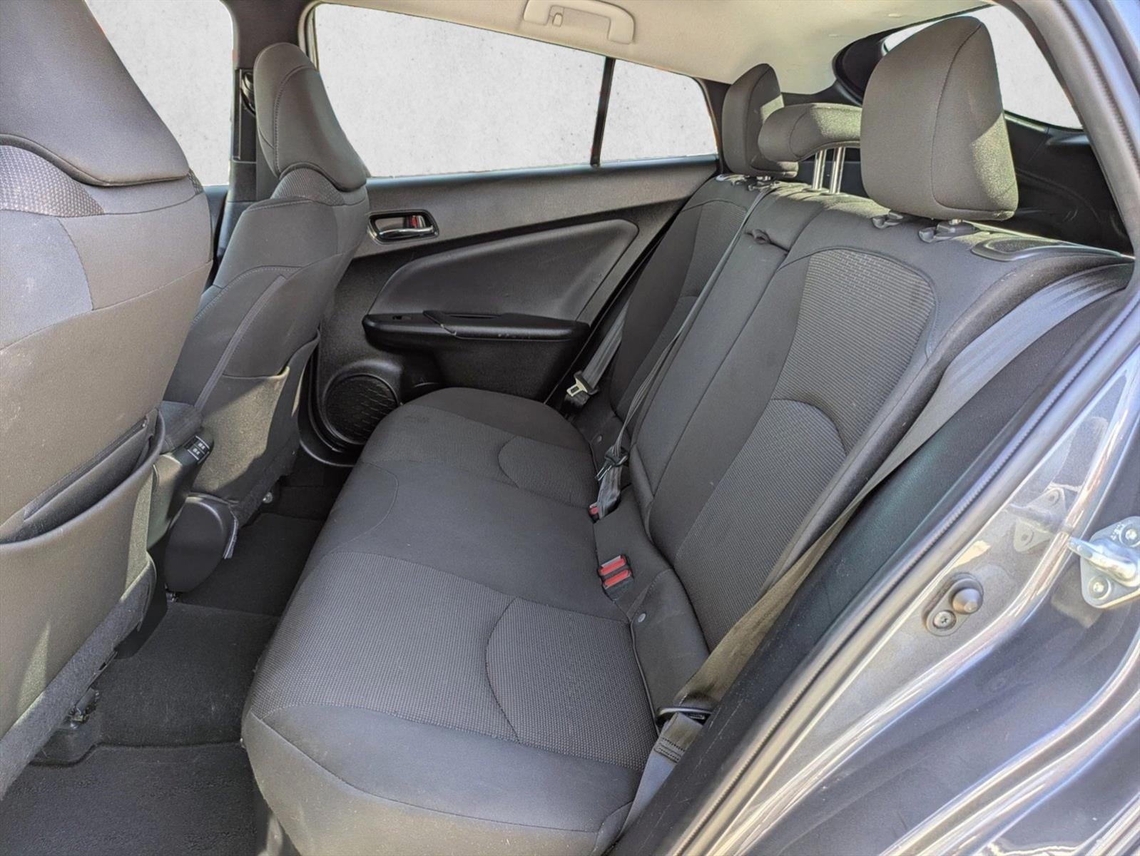 2019 Toyota Prius LE (Natl)