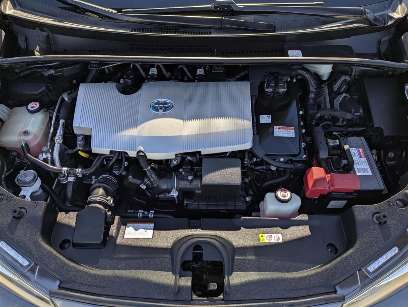 2019 Toyota Prius LE (Natl)