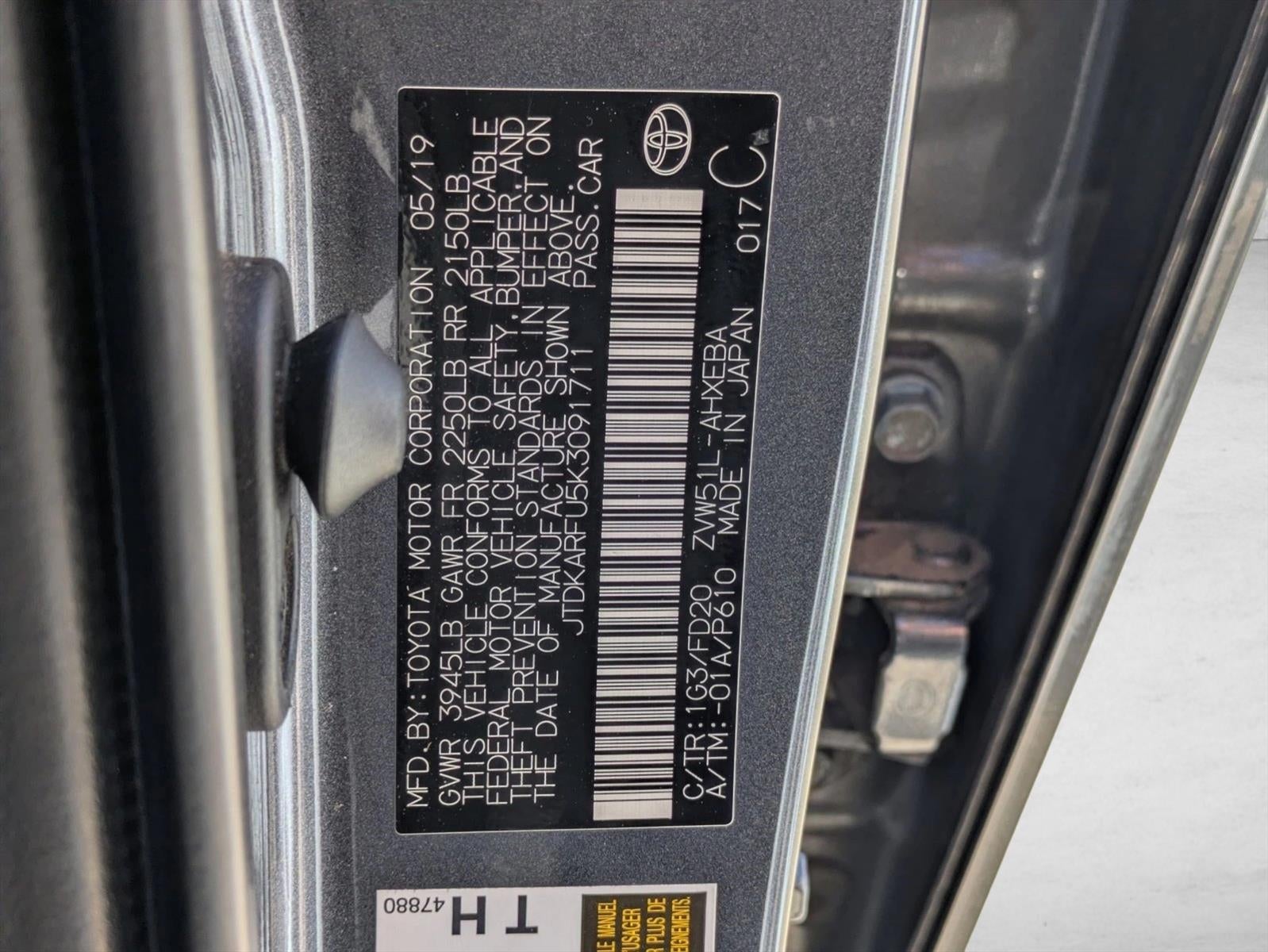 2019 Toyota Prius LE (Natl)