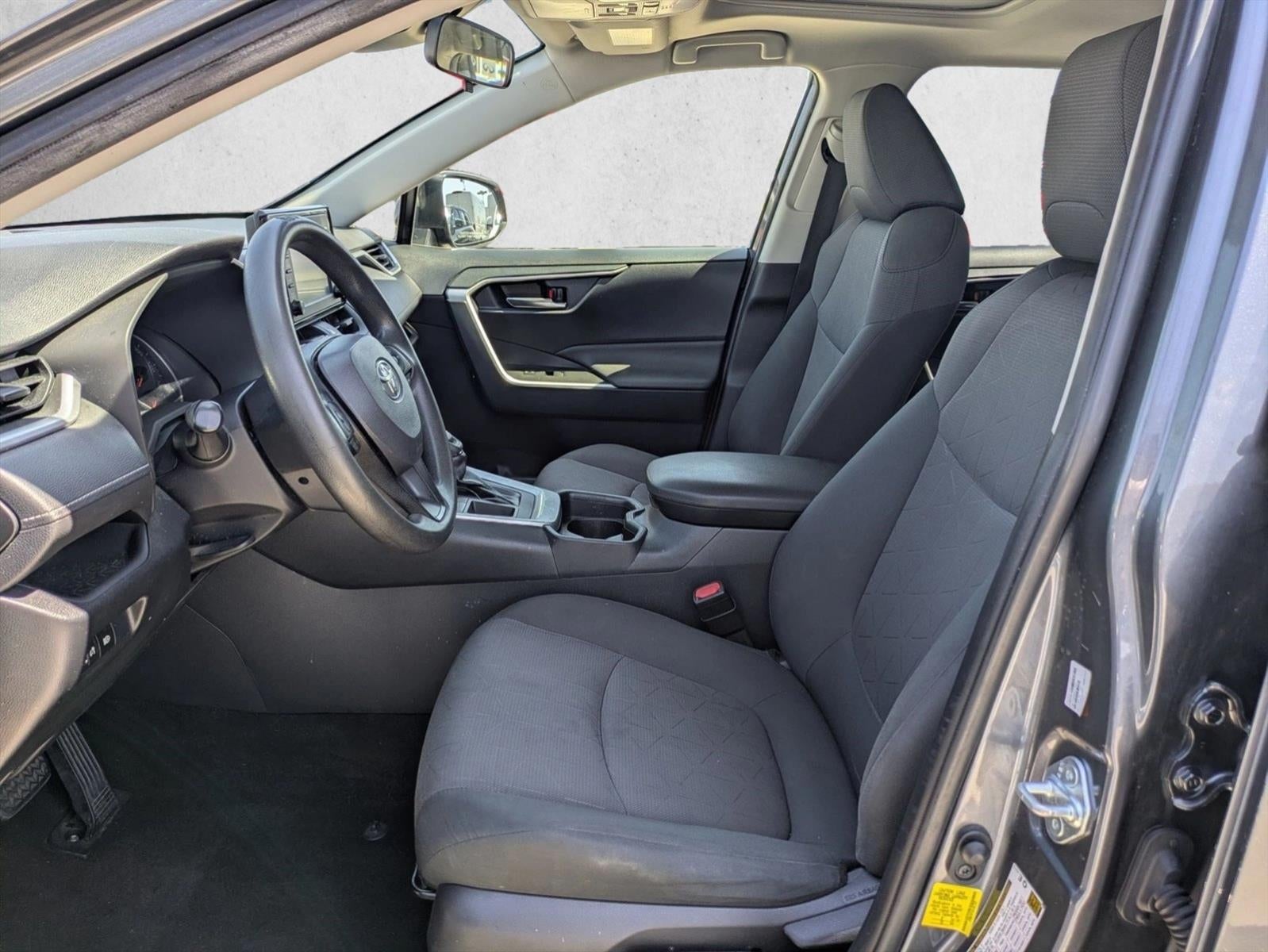 2019 Toyota RAV4 XLE FWD (GS)