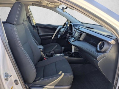 2017 Toyota RAV4 XLE FWD (GS)