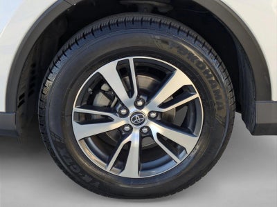 2017 Toyota RAV4 XLE FWD (GS)