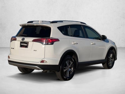 2017 Toyota RAV4 XLE FWD (GS)