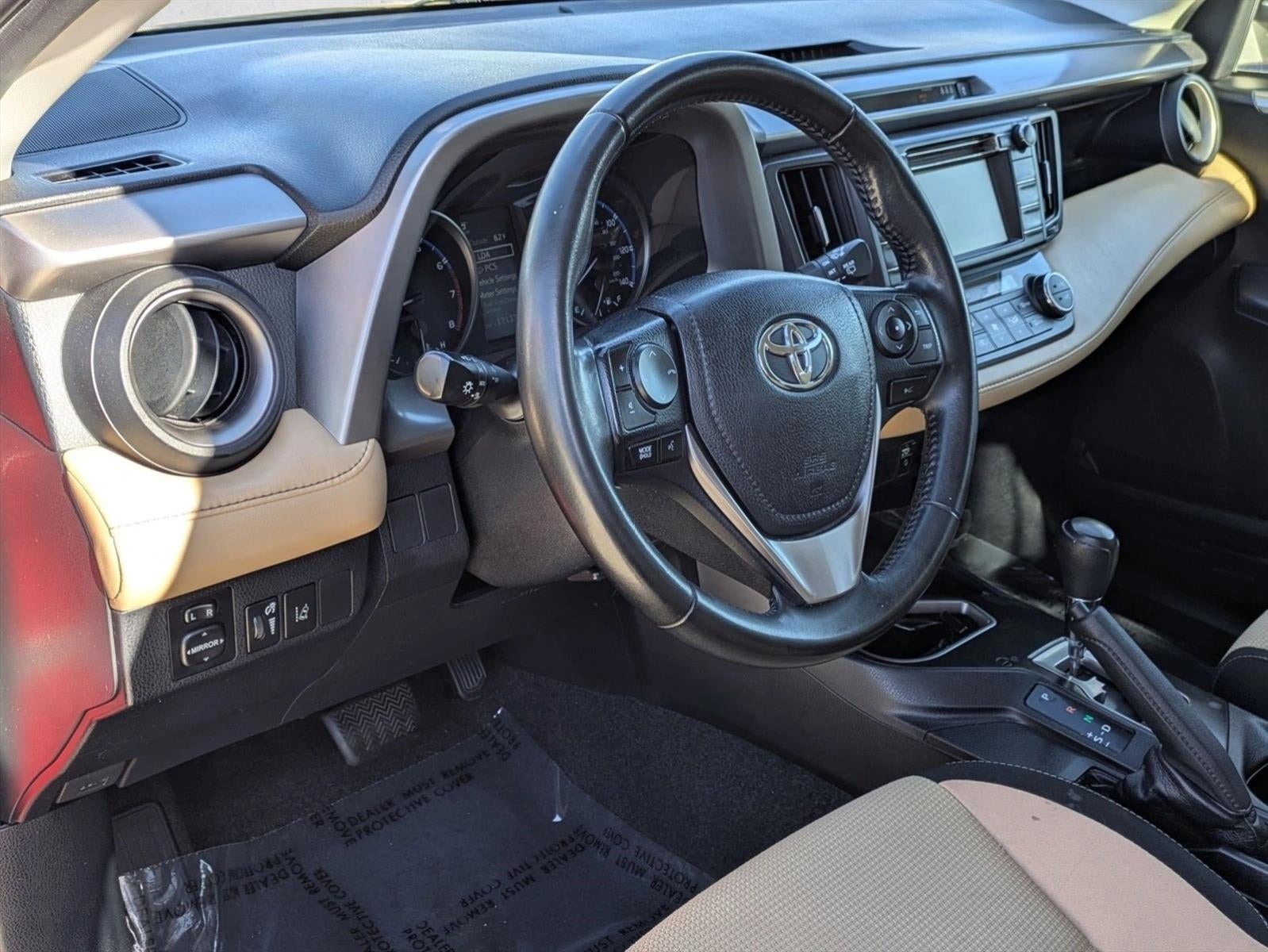 2017 Toyota RAV4 XLE FWD (GS)