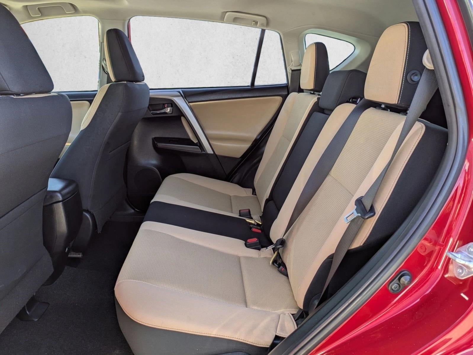 2017 Toyota RAV4 XLE FWD (GS)