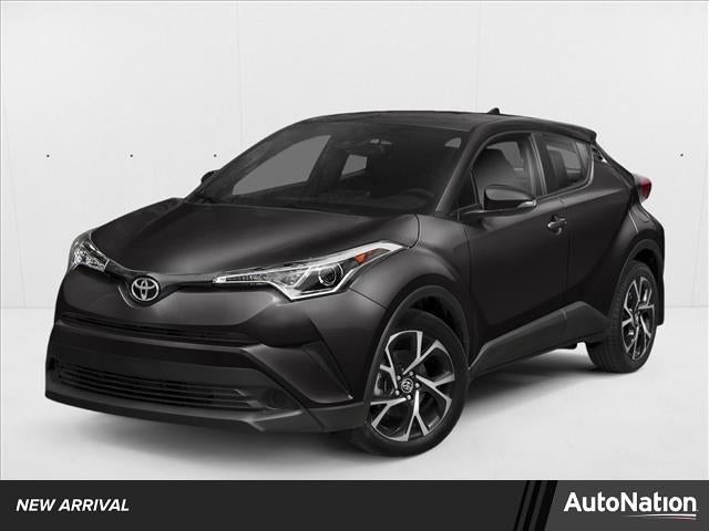 2019 Toyota C-HR LE's photo