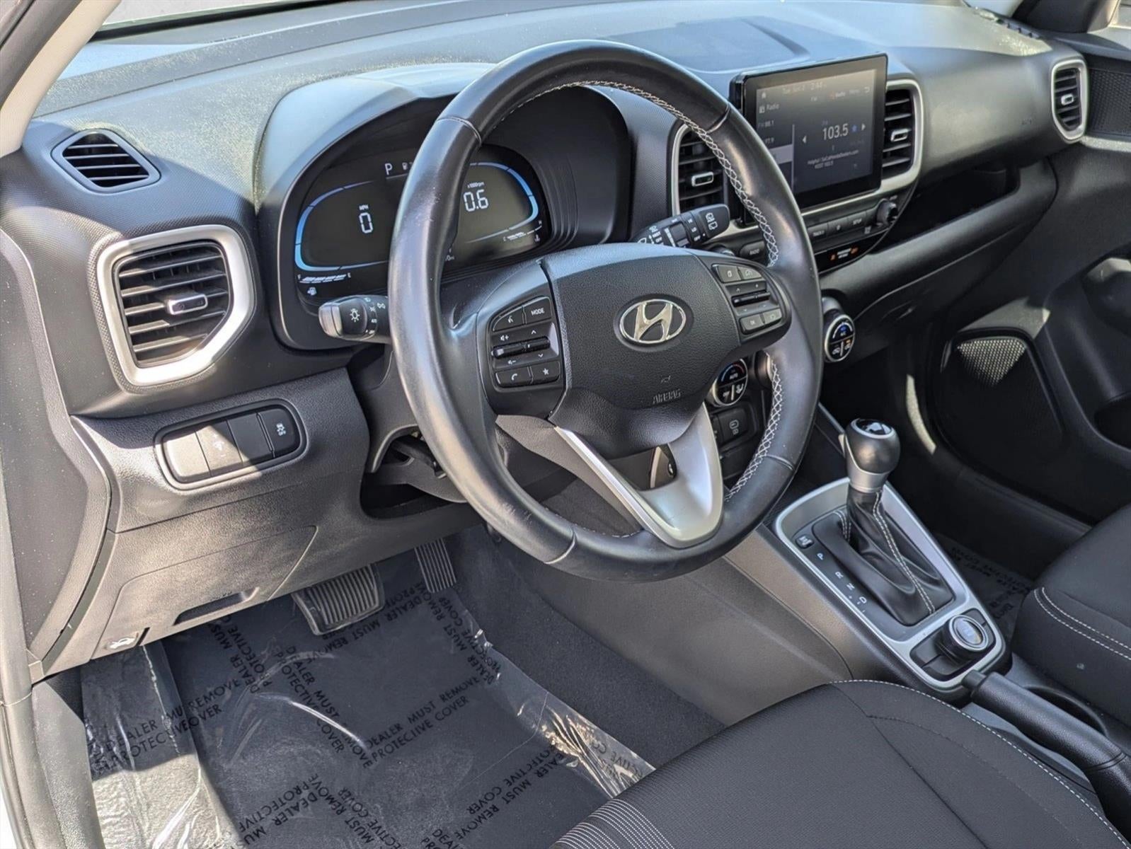 2023 Hyundai VENUE SEL IVT