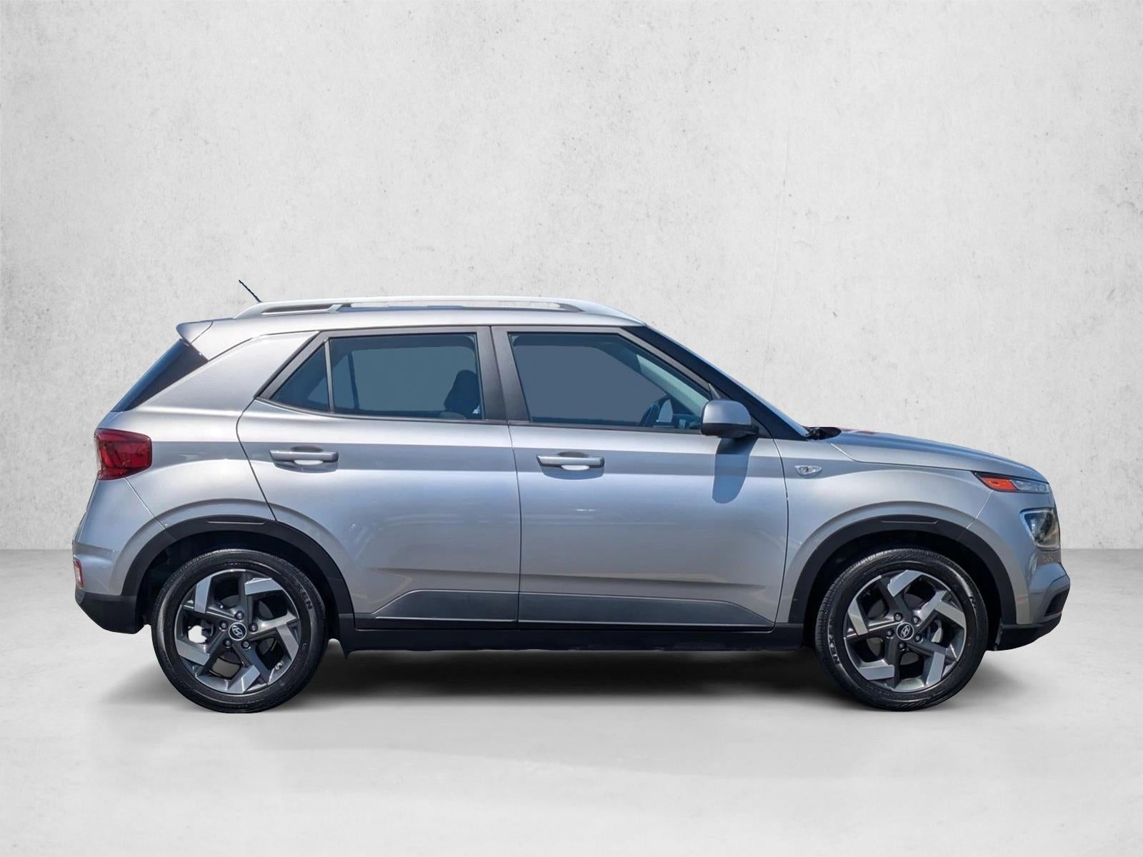 2023 Hyundai VENUE SEL IVT
