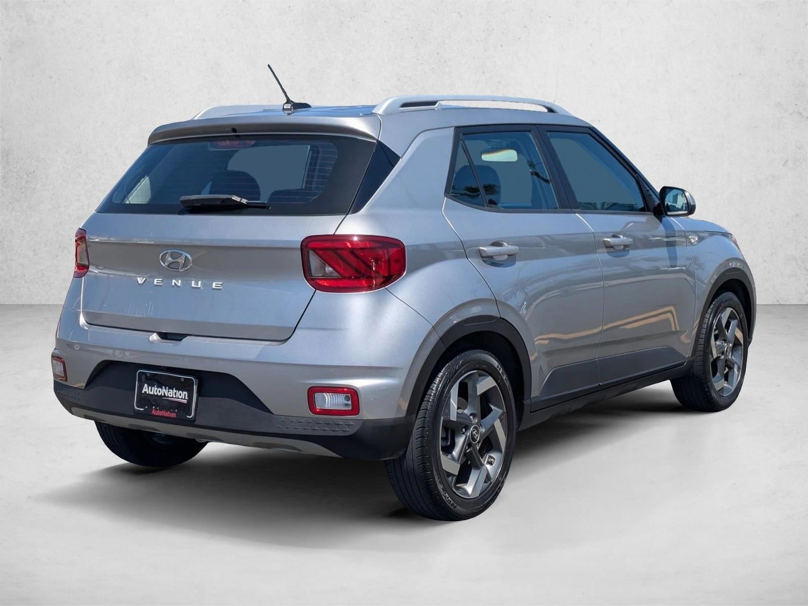 2023 Hyundai VENUE SEL IVT