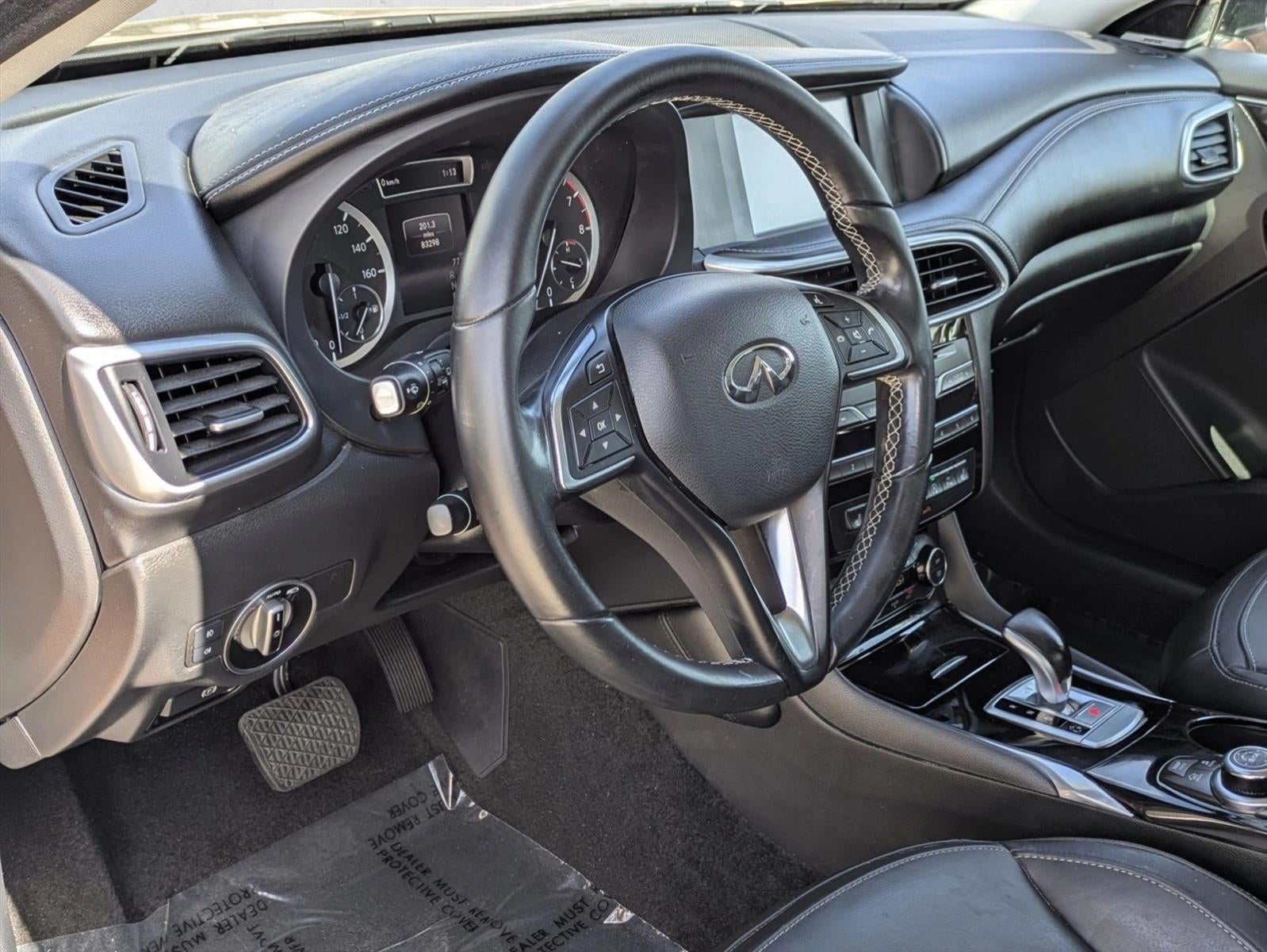 2017 INFINITI QX30 Premium FWD