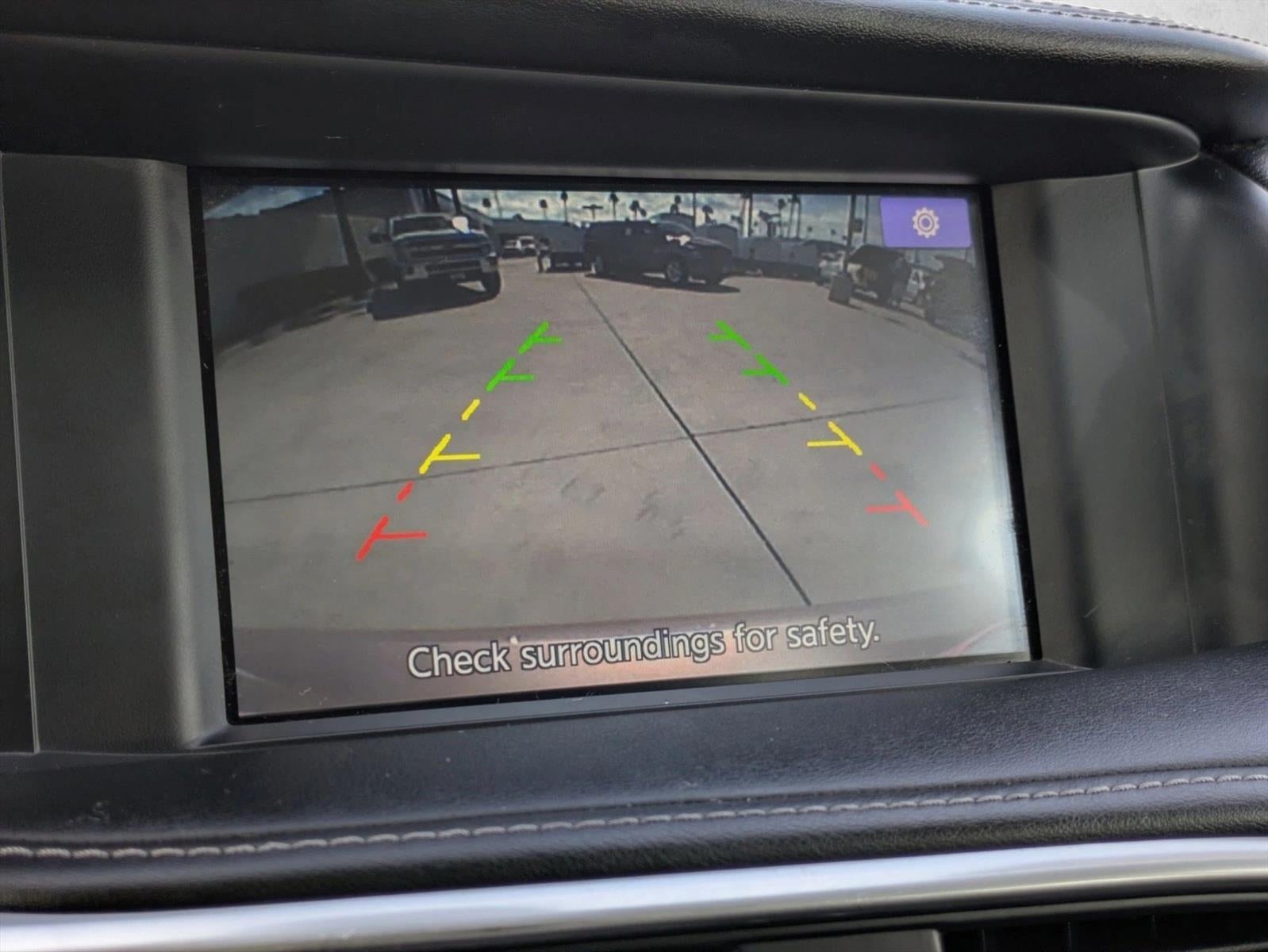 2017 INFINITI QX30 Premium FWD