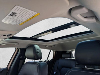 2017 INFINITI QX30 Premium FWD