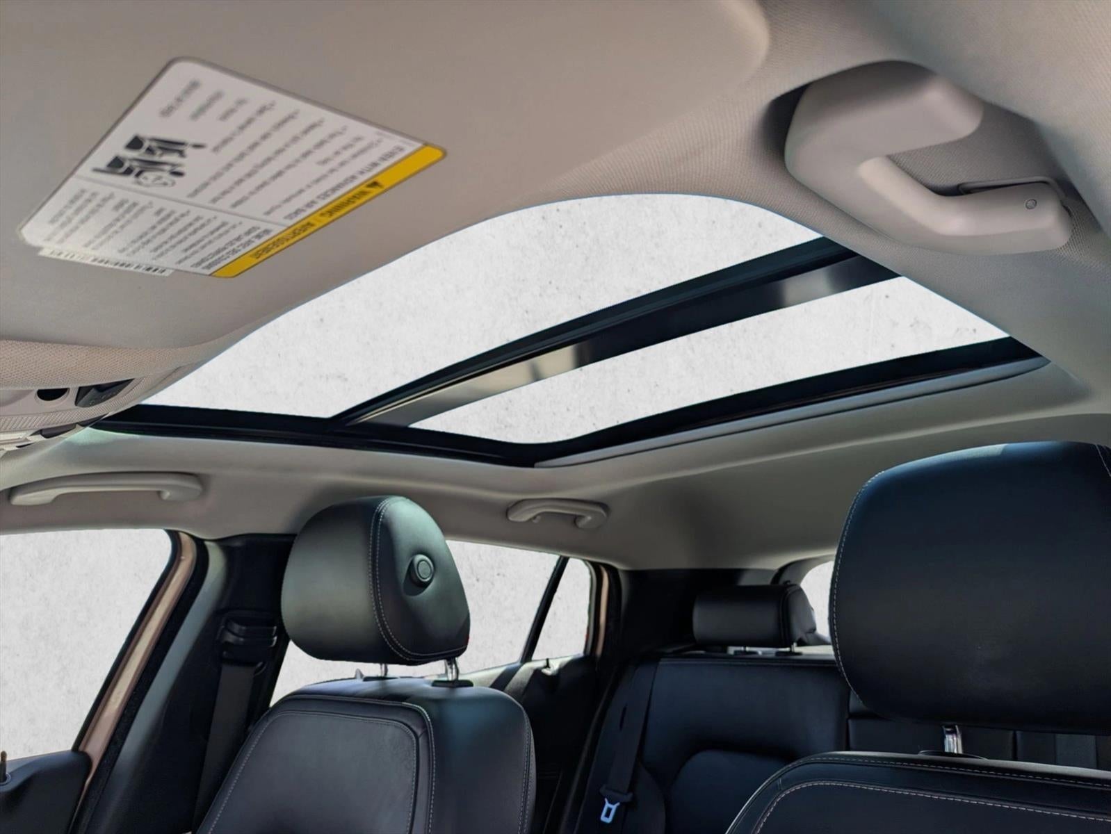 2017 INFINITI QX30 Premium FWD