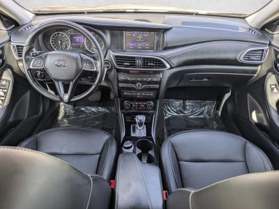 2017 INFINITI QX30 Premium FWD