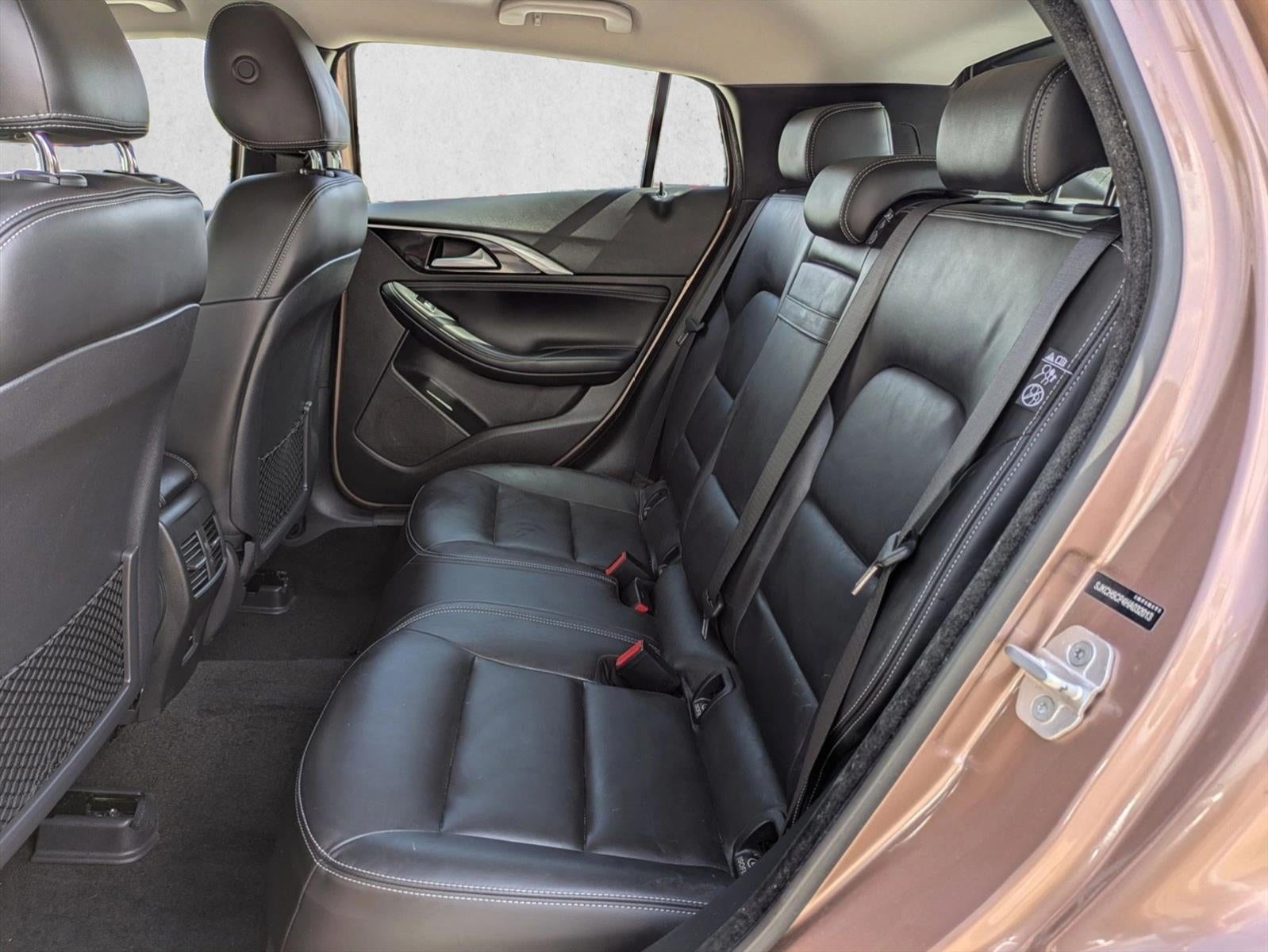 2017 INFINITI QX30 Premium FWD