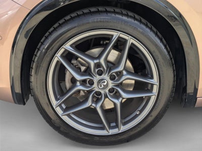 2017 INFINITI QX30 Premium FWD