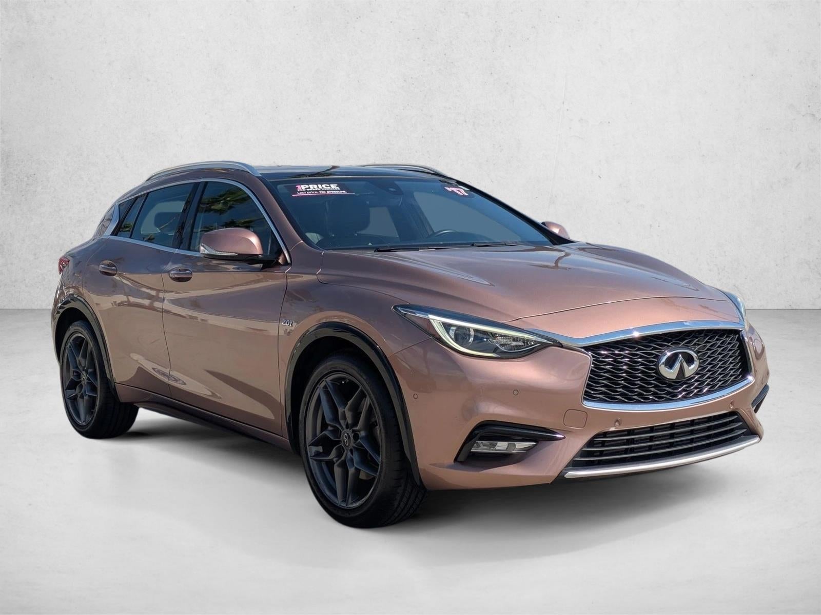 2017 INFINITI QX30 Premium FWD