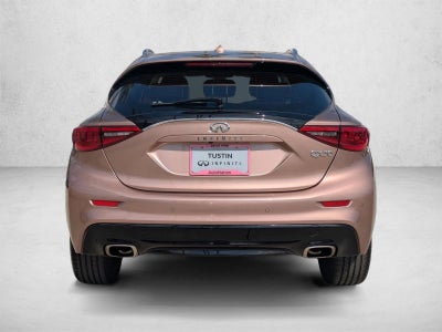 2017 INFINITI QX30 Premium FWD