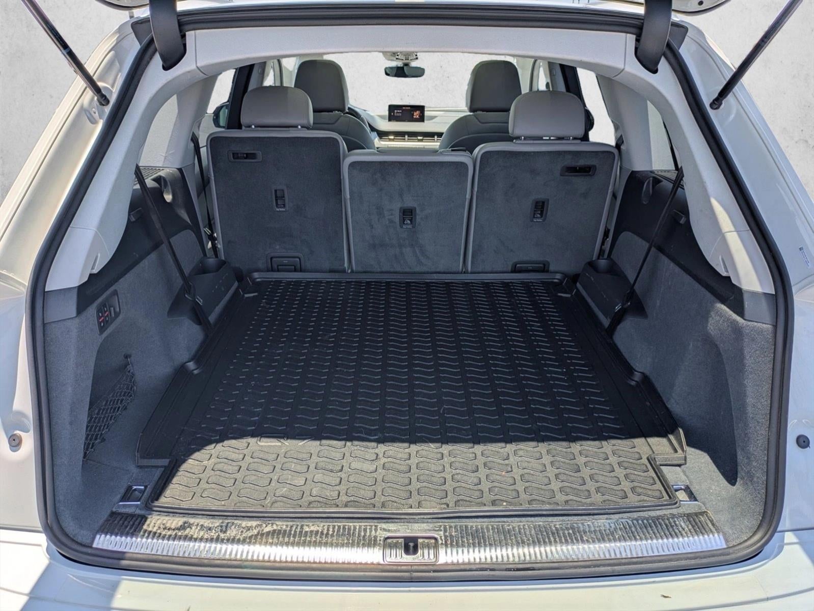 2019 Audi Q7 Premium Plus 45 TFSI quattro