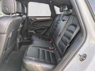 2016 Porsche Macan AWD 4dr Turbo